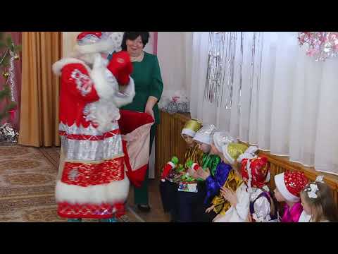 Видео: Новый год по сказке "Красная Шапочка"