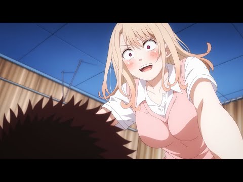 Видео: Надоедливая девка пытается добиться внимания парня