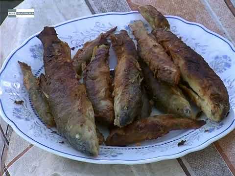 Видео: Пържени мряна и кефал с картофени кюфтета