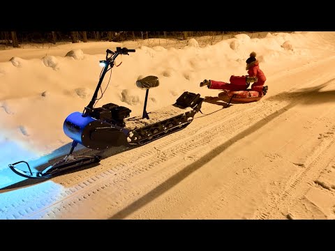 Видео: Катание с Аней! 😺 Мотоснегокат Draxter Sport 380 🙀 Обзор и попадос