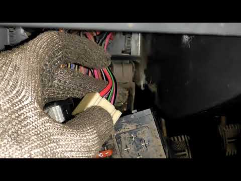 Видео: ВАЗ - 2110 не крутит стартер.