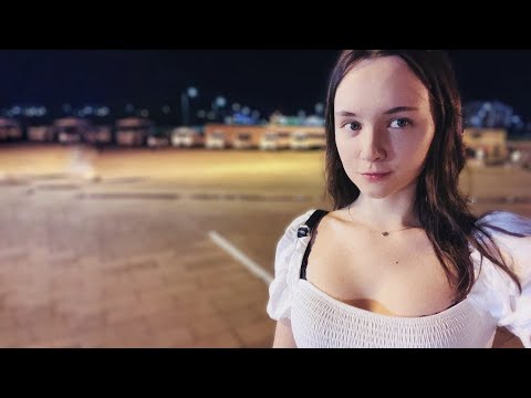 Видео: Джейн гуляет и убегает от ухажеров