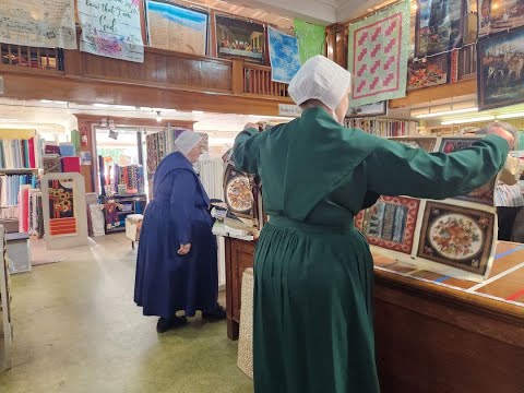 Видео: Покупка тканей для стёганых одеял с Эммой и Эдной! А также новый магазин амишских стёганых одеял ...