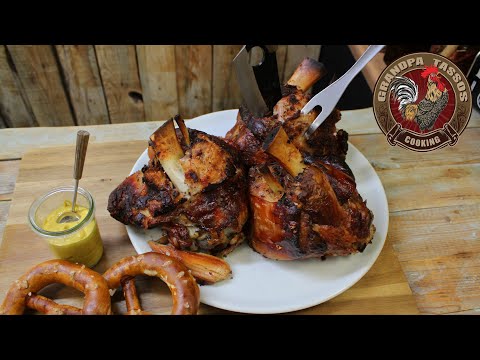 Видео: Хрустящая свиная рулька по-баварски, как на Октоберфесте