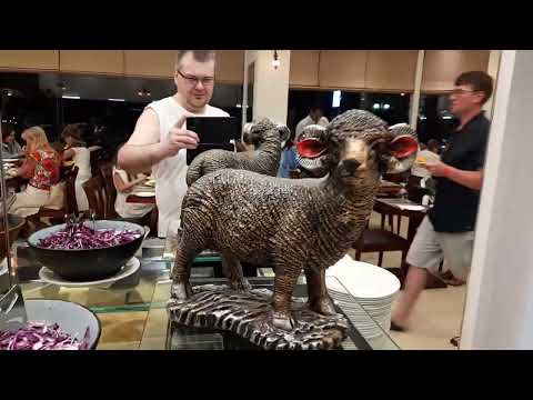 Видео: Обзор главного ресторана  отлель Ramada Beach Hotel Ajman By Wyndham