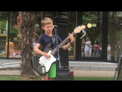 Видео: Лев 8 лет В. Цой