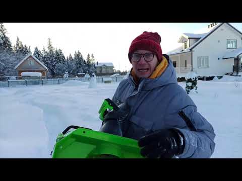 Видео: ЧЕСТНЫЙ обзор снегоуборщика Greenworks 40v