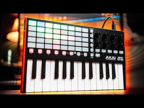 Видео: Лучший бюджетный контроллер Ableton? Обзор AKAI APC Key 25 mk2 // Сравнение MPK Mini и LaunchKey ...