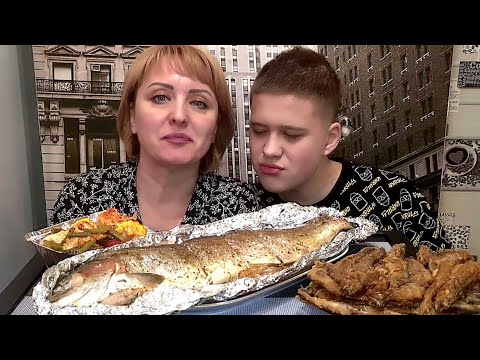 Видео: ФОРЕЛЬ в фольге, ПУТАССУ жареная, ОВОЩИ в духовке. #семья #eating #mukbang #no #мукбанг #еда #форель