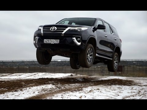 Видео: Toyota Fortuner: прыгаем и летаем!!!