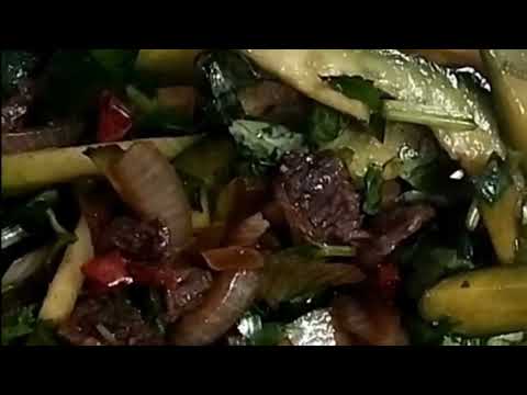 Видео: АСМР, ИТИНГ, САЛАТ ИЗ ОГУРЦОВ С МЯСОМ И КИНЗОЙ