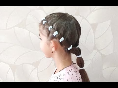 Видео: 🌺 ПРИЧЕСКА С РЕЗИНКАМИ для ДЕВОЧКИ на средние и длинные волосы🌺