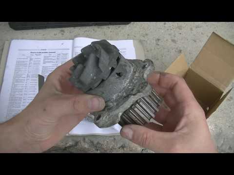 Видео: Снятие помпы ВАЗ 16 клапанов (21124 двигатель). Течет антифриз со стороны ГРМ.