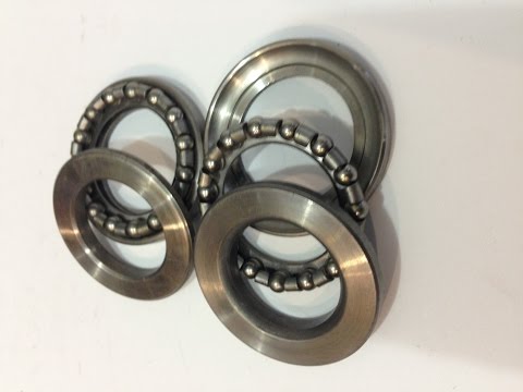 Видео: Как заменить подшипники руля на скутере