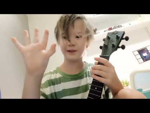 Видео: учусь играть на укулеле