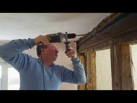 Видео: Демонтаж несущей перегородки  в деревянном старом доме.