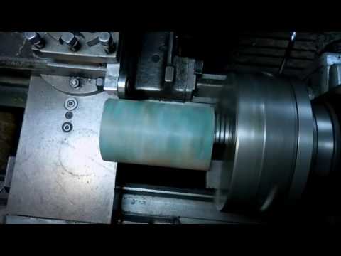 Видео: Как убрать биение детали на токаном станке