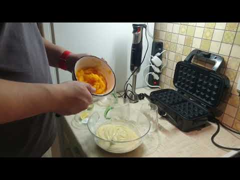 Видео: Краткий обзор Kitfort вафельница 3 в 1 KT-1674, первое приготовлнние бельгийской вафли с тыквой!