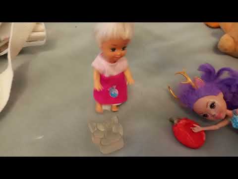 Видео: ЕДЕМ НА ДАЧУ! 🏡🌿😨ОСЕНЬЮ! Катя и Макс весëлая семейка куклы в реальной жизни | ВИКУШИКС ТВ 