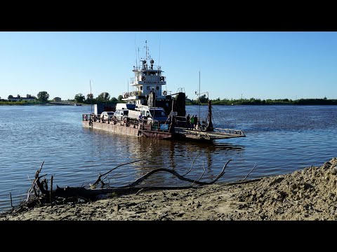 Видео: Паромная переправа через р. Иртыш в Тобольске