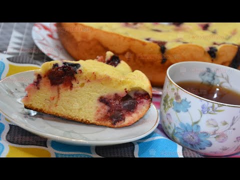 Видео: Шарлотка со сливами в мультиварке