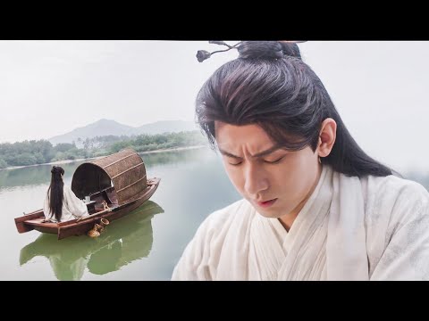 Видео: Молодой мастер признает поражение и не хочет, чтобы маленький последователь видел его в беспорядке!