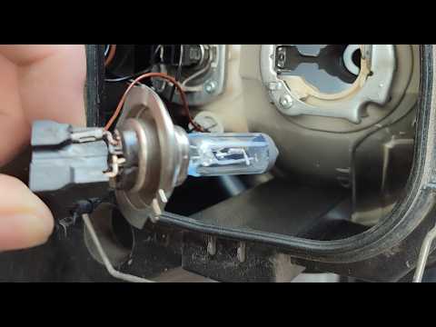 Видео: Как правильно заменить разьем лампы H7 в фаре