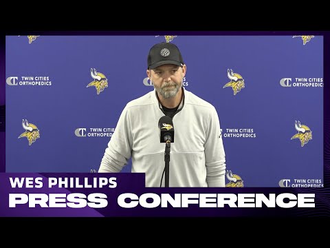 Видео: Уэс Филлипс о штрафах до начала игры, игре Джейлена Нейлора и трудностях защиты «Медведей»