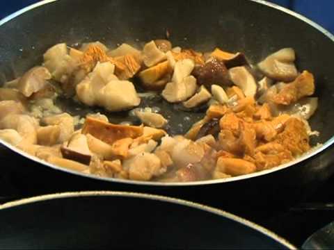 Видео: Пилешки гърди с гъби / Chicken breast with mushrooms