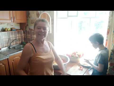 Видео: АДЖИКА самая ЛУЧШАЯ просто БЫСТРО без варки НА ЗИМУ. С Женей на кухне🤩