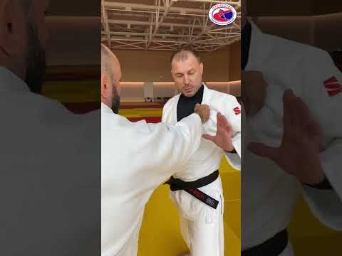 Видео: Виталий Макаров - выход из захвата "клюшка" #секретычемпионов #judo