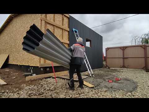 Видео: Гараж барн 8 серия - обшивка профлистом крыши и стен #барн