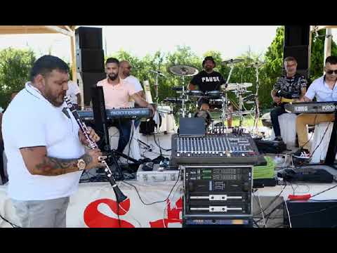 Видео: Aliosha i Kostadinka --  Horovodna Kitka / Альоша и Костадинка - хороводна китка