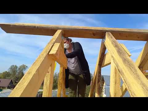 Видео: Построить крышу это же пустяки, на самом деле все даётся очень тяжело, обрешётка крыши готова.