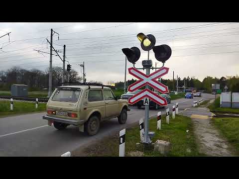 Видео: железнодорожный переезд в Ессентуках