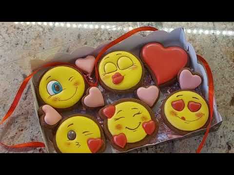 Видео: 14 ФЕВРАЛЯ!☆СМАЙЛИКИ☆ Набор  имбирно-медовых пряников 😉😘☺️💞