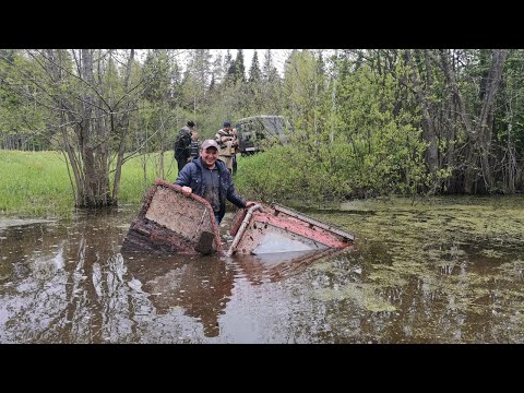 Видео: Нива на 35 колесах под водой. Самый глубокий брод в этом году.