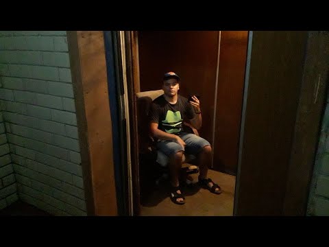 Видео: Прокачали комфорт кабины лифта КМЗ, кресло в лифте
