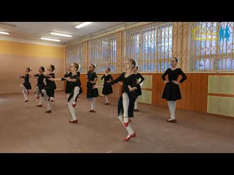 Видео: 2021 Открытый урок по народному танцу - Середина. Группа "Средний 1"