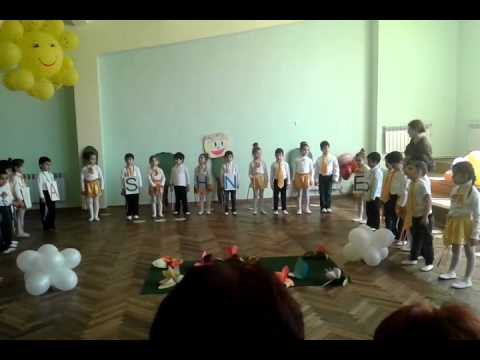 Видео: Утренник Be Happy на  английском языке  в детском саду N 40