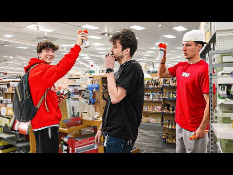 Видео: Розыгрыш с воздушным сигналом в магазине!