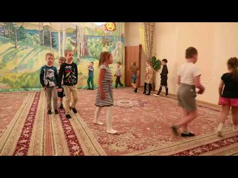 Видео: Музыкально ритмические движения на музыке в детском саду