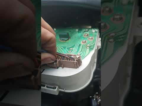 Видео: Как найти провод тахометра