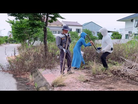 Видео: СОСЕДКА сказала нам уйти, иначе она ВЫЗВОНИТ ПОЛИЦИЮ, пока расчищает тротуар.