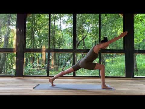 Видео: Утренняя йога для пробуждения