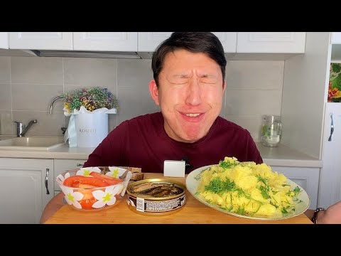 Видео: МУКБАНГ РАЗОЗЛИЛСЯ🤬 РАЗВЕ ТАК МОЖНО ГОВОРИТЬ ?🤦‍♂️ ПЮРЕ ШПРОТЫ  В МАСЛЕ Mukbang potatoes не асмр