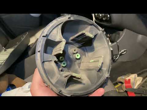 Видео: Как поменять вентилятор печки Рено Дастер