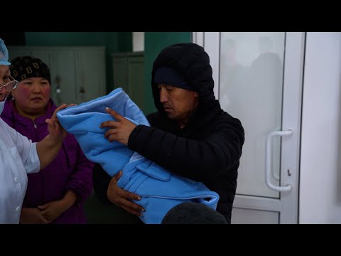 Видео: Төрөттөн каза болгон келиндин күйөөсү: Уулубузга кызымдын сунушу менен ысым ыйгардык