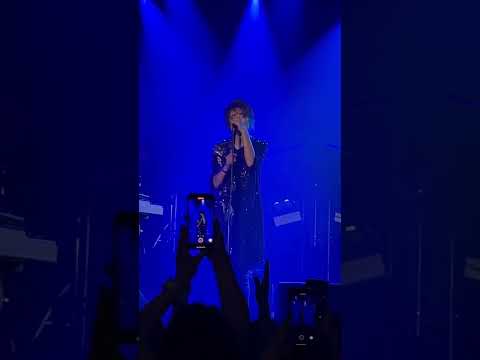 Видео: Земфира - Хочешь. Париж, 30.10.22