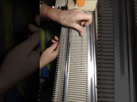 Видео: Рюша на вязальной машине